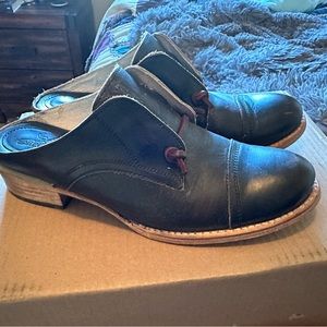 Freebird Malena size 11. Worn twice